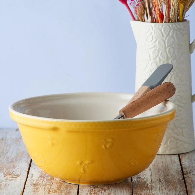Mason Cash Size 12 Mixing Bowl: Yellow, Sweet Bee