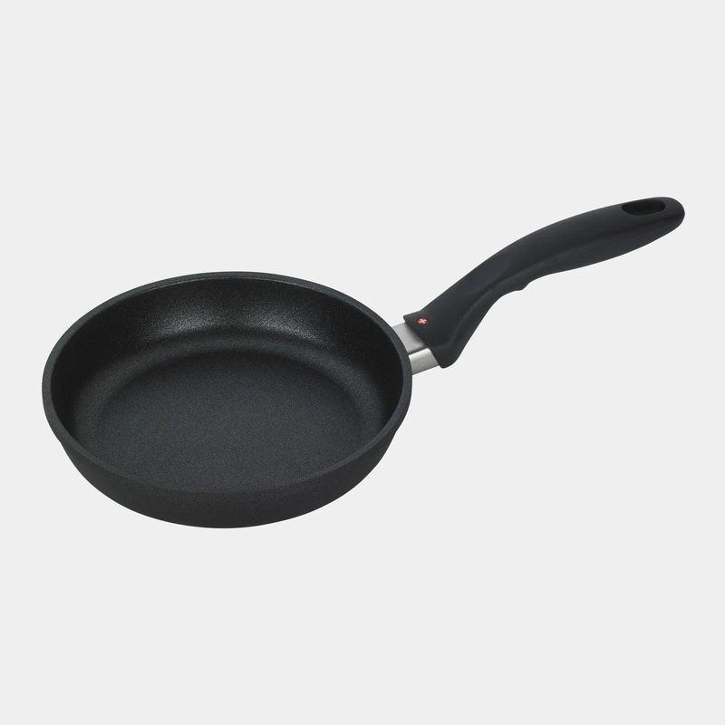 Swiss Diamond Induction XD Fry Pan:  8"