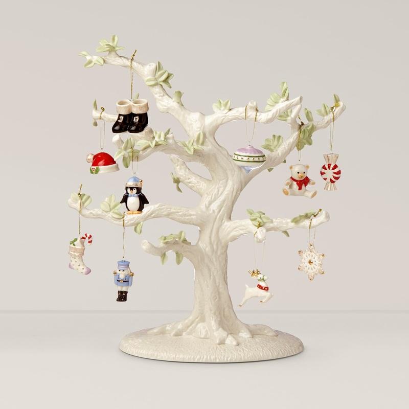 Christmas Memories 11-Piece Ornament & Tree Set
