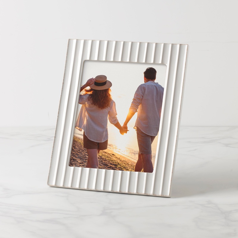 French Perle Scallop 8" x 10" Frame
