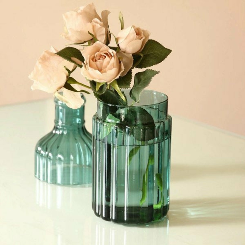 RibbedVase