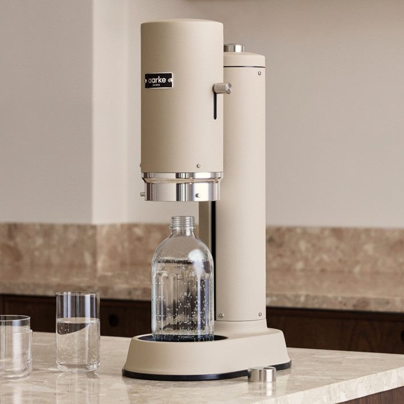 AarkeCarbonatorProwithGlassBottle